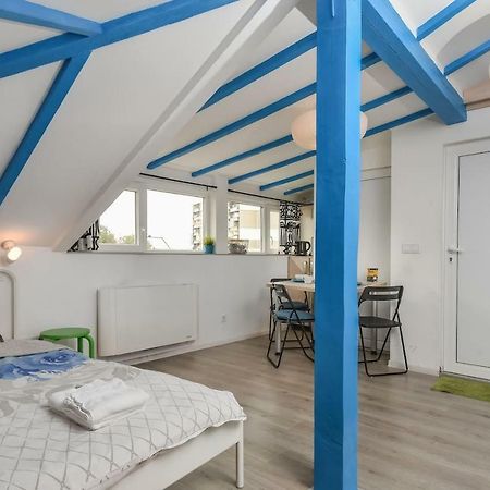 The Ivy House - A Cozy Attic Near The City Center By Flat Mаnager 索菲亞 外观 照片