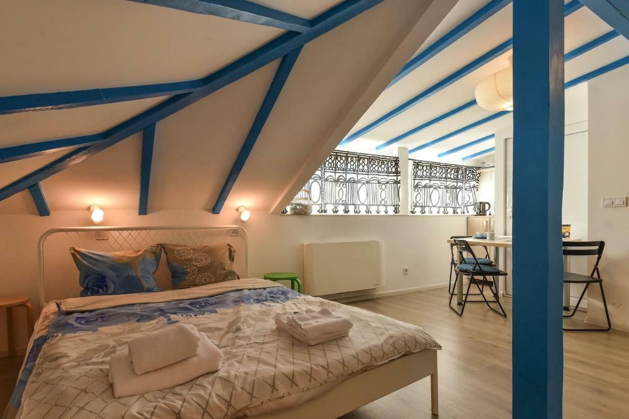 The Ivy House - A Cozy Attic Near The City Center By Flat Mаnager 索菲亞 外观 照片